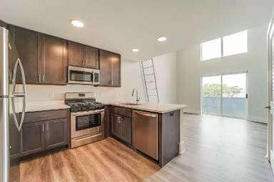 Main picture of 660 Grand St