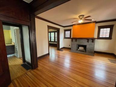 Main picture of 803 E Grove St