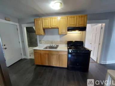 Main picture of 162 Newbury St