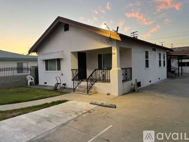Main picture of 4469 Tuttle St