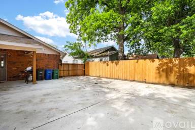 Main picture of 426 Canton