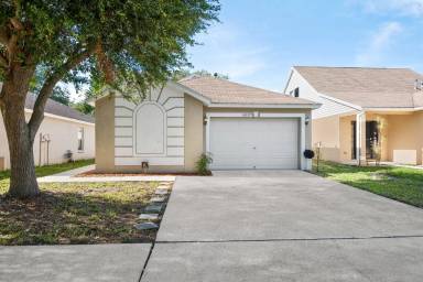 Main picture of 10337 Lakeside Vista Dr