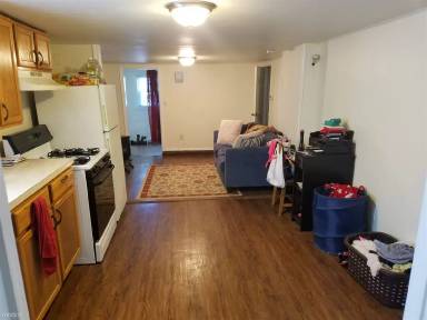 Main picture of 319 Marion St