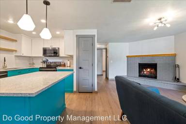 Main picture of 2014-82 S Division Ave