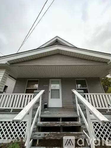 Main picture of 3146 W 68th St