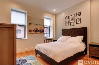 Main picture of 124 Macdougal St