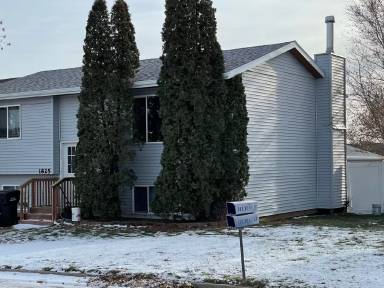 Main picture of 1825 28th St W