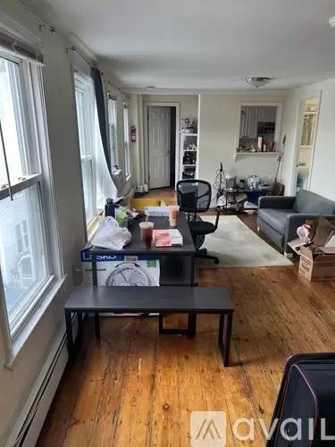 Main picture of 93 Moore St