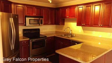 Main picture of Vista Way Village Condominiums