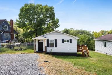 Main picture of 3805 Busbee St