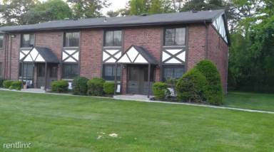 Main picture of 3 Pinebrook Pl