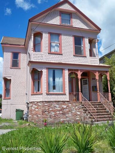 Main picture of 1915 Haste St