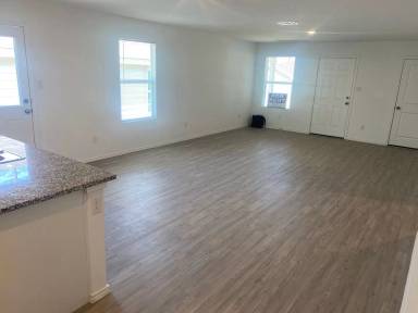 Main picture of 7102 Satellite Way