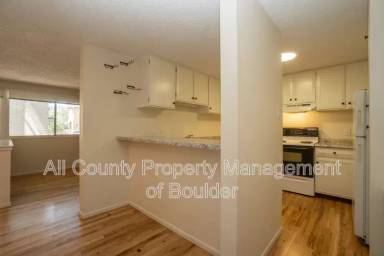 Main picture of 1842 Canyon Blvd