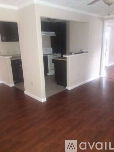 Main picture of 4602 Walker St