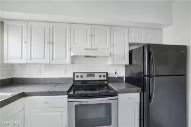 Main picture of 475 NW 83rd St