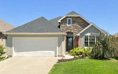 Main picture of 909 S 188th Ter