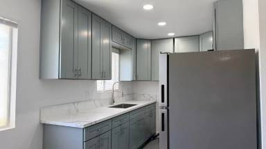 Main picture of 200 E Park Ave