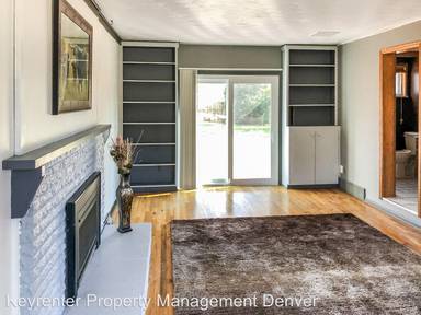Main picture of 6934 S Willow St
