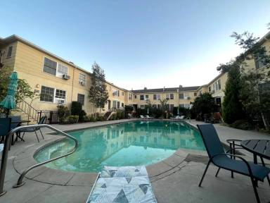 Main picture of 3950 Los Feliz Blvd