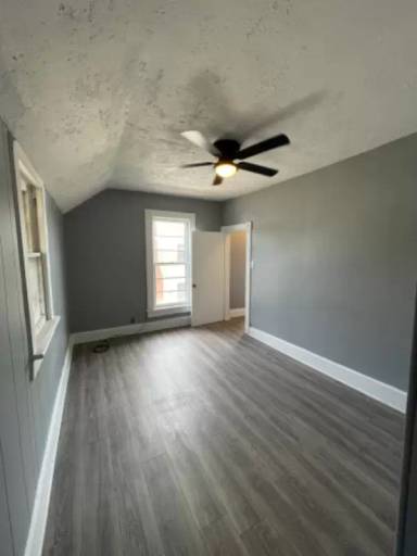 Main picture of 305 Locust St