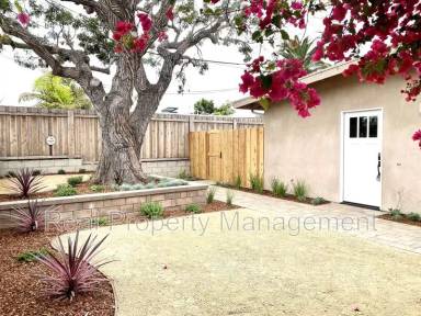 Main picture of 866 Clark Ave