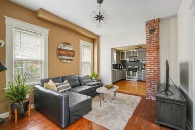 Main picture of 1229 SE 36th Ave