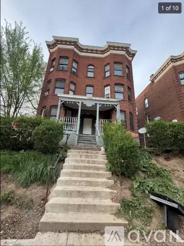Main picture of 906 Park St