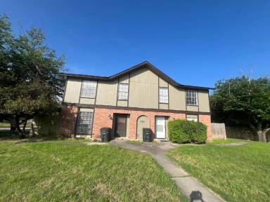 Main picture of 4502 Hunt Cir