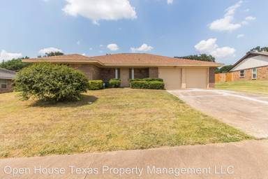 Main picture of 712 Springhill Dr