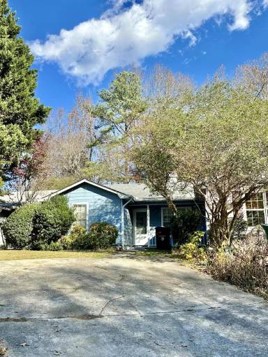Main picture of 5650 Waterford Ct
