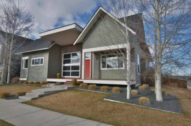 Main picture of 3150 Foxtail St
