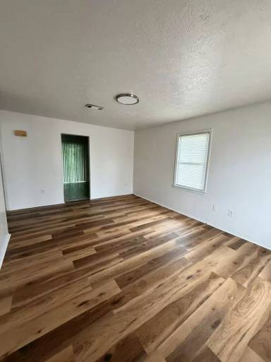 Main picture of 5 Randwood Ct