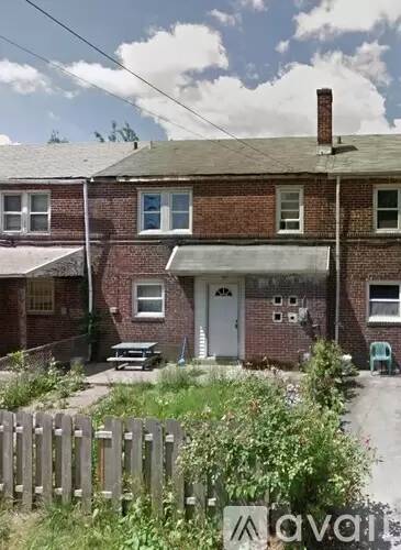 Main picture of 1208 Honan St