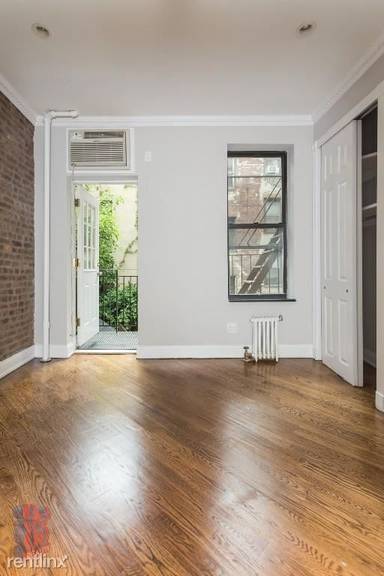 Main picture of 279 E 10th St