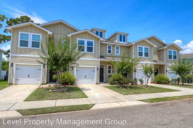 Main picture of Villas at St. Charles