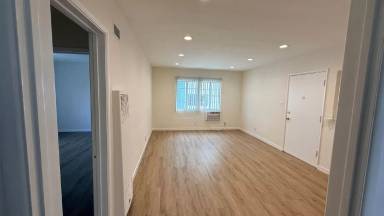Main picture of 4433 Hazeltine Ave