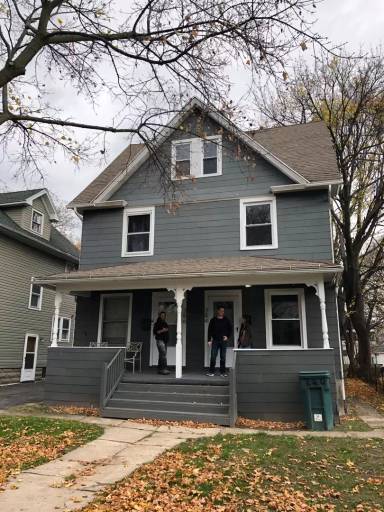 Main picture of 384 Magnolia St