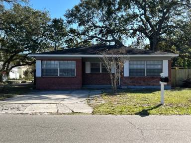 Main picture of 2716 W Tyson Ave