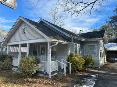 Main picture of 326 Spring St
