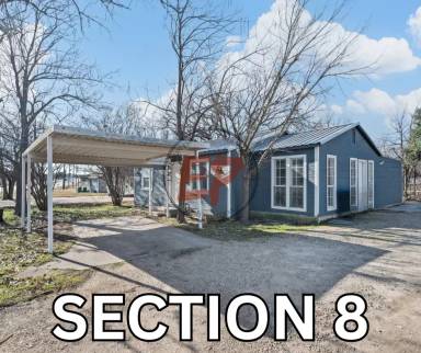 Main picture of 904 N Robinson Dr
