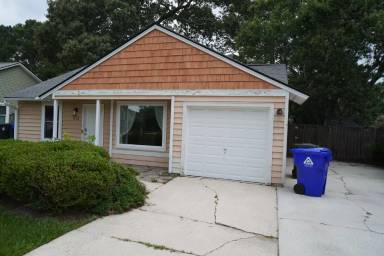 Main picture of 1133 Oakcrest Dr