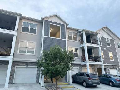 Main picture of 107 W Seasons Dr