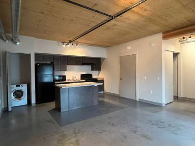 Main picture of 1026 W 1st St