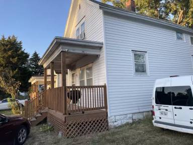 Main picture of 1024 S 5th St