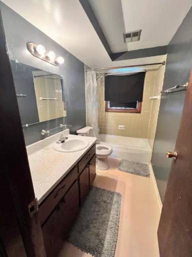 Main picture of 3431 E Grange Ave
