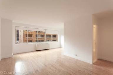 Main picture of 53 W 14th St