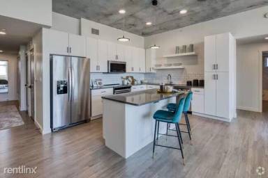Main picture of 950 Lake Carillon Dr