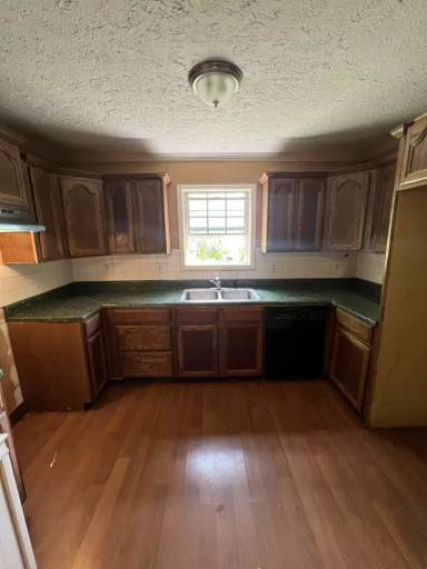 Main picture of 191 Dad Taylor Dr