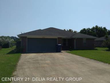 Main picture of 101 Maverick St